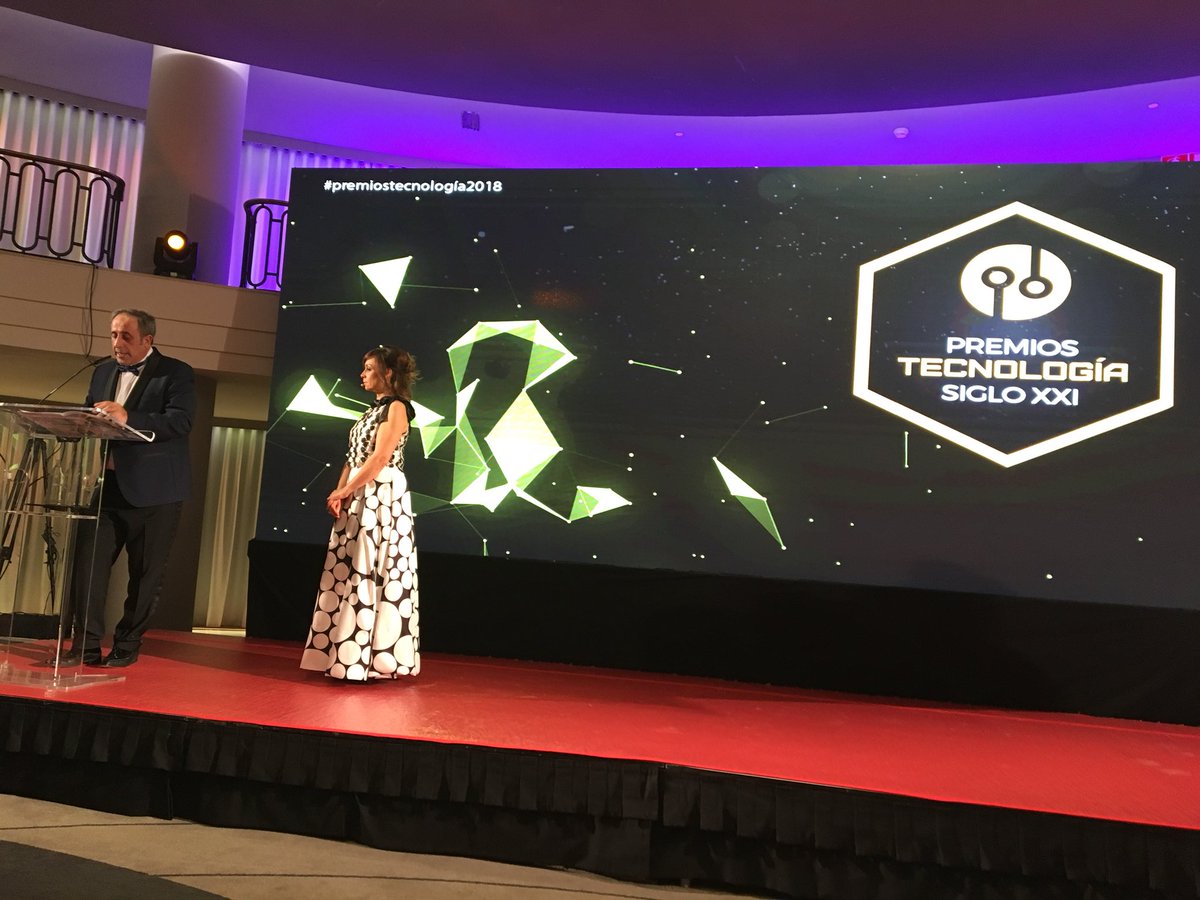 EduardoWKE's tweet photo. Comienza la ceremonia de entrega de los #premiostecnologiaXXI donde @WKPymes @WKAsesores  recoge el premio a la mejor solución ERP https://t.co/0t2ADgBpjT