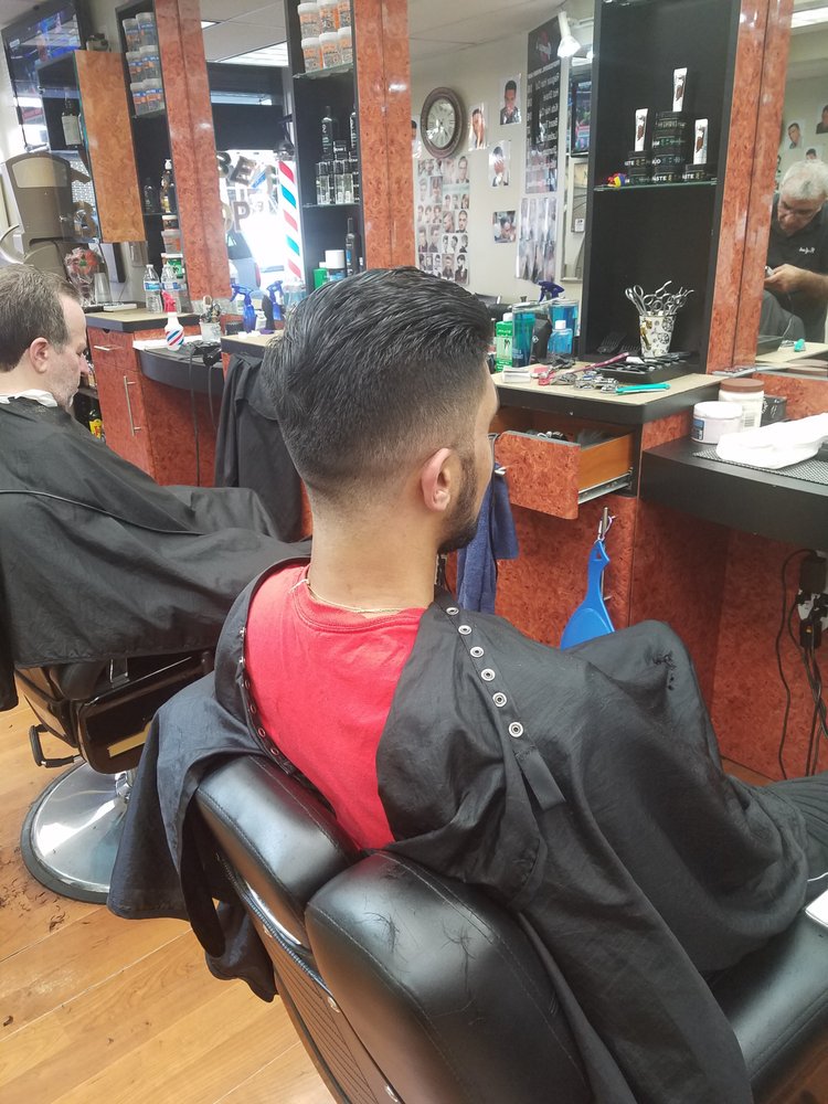 Georges_Barber's tweet photo. Neat work. Low #fade by #georgesbarbershop 
https://t.co/xFILPqdrlX 

#barbershop #Brooklyn #hair #menshair #haircut #parkslope #NewYork https://t.co/1xWPM4LvZB