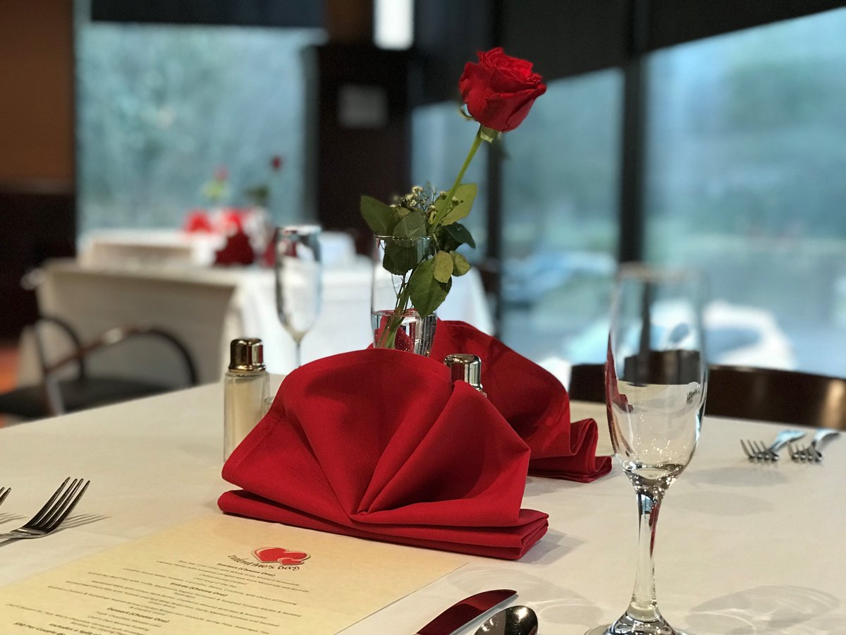 A big thank you to those who joined us last night for Valentine's Day dinner!  #ChapelHill #ValentinesDay2018 #TheCarolina1663