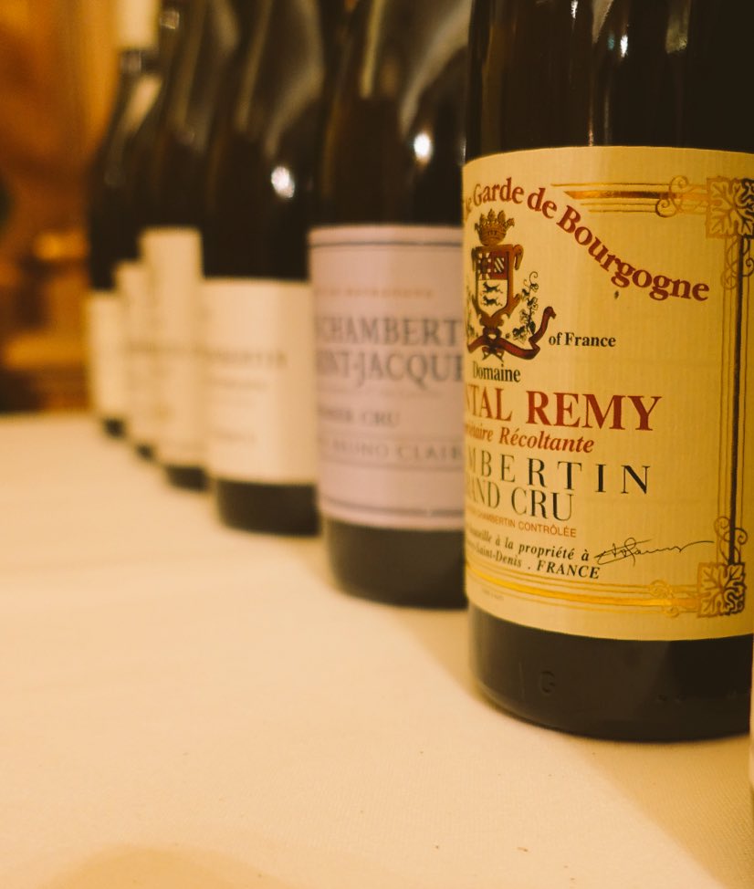 anitacroci1's tweet photo. Master #Borgogna di #ArmandoCastagno @AISMilano seconda lezione: #Gevrey-Chambertin 🍷 https://t.co/m4Ytfk9Upo