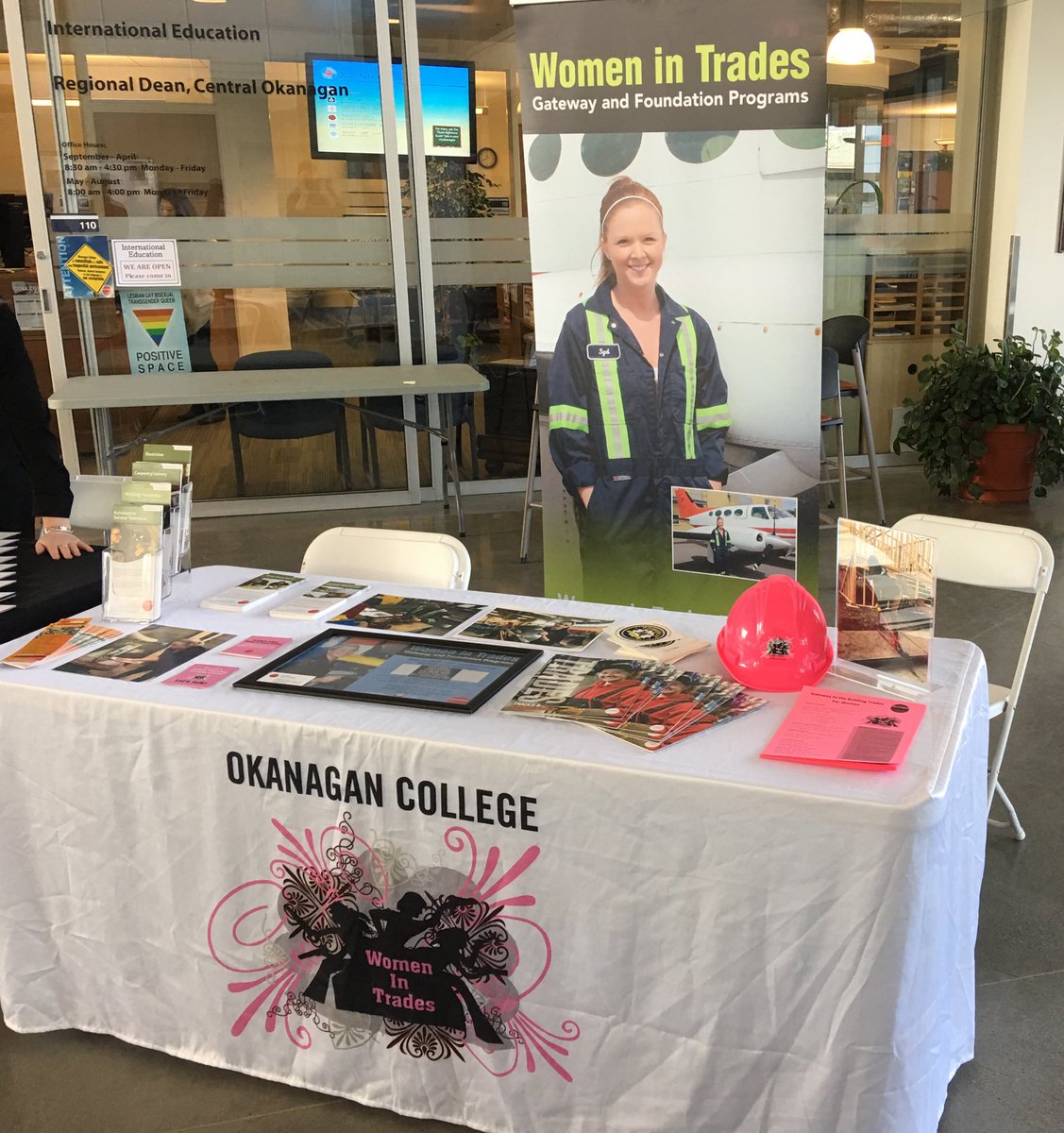 OCWomeninTrades's tweet photo. Over 600 students from the district visit @OkanaganCollege #Kelowna campus for Experience OC! Come visit us in the E building and learn about trades training! 🛠✈️🚗 @tradesOC @OCStudentsUnion #ExploreEducation #ExperienceOC @BCColleges https://t.co/n0ZLeC3G75