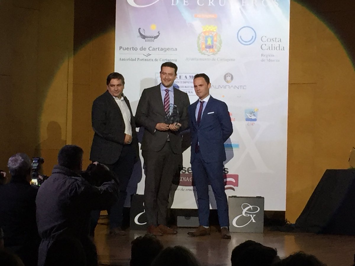 Premio #Excellence2018Cartagena Mejor Entretenimiento a Bordo 2017 es para @RoyalESP
