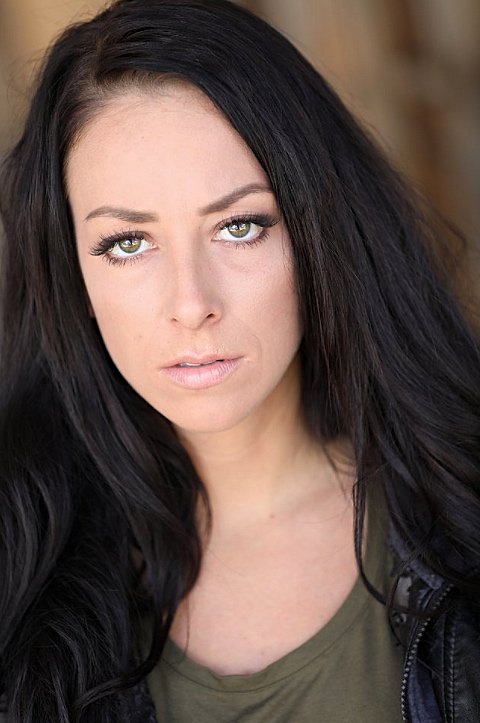 AlexaLowery's tweet photo. New headshots!! Thanks @deidhrafahey https://t.co/AIgVGWIpn2