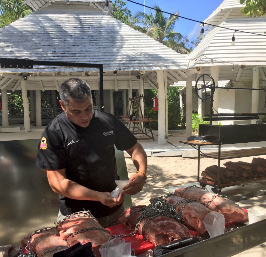 gourmetdemexico's tweet photo. Estamos en A Chance to Meat, Again! con @danteferreroh para el lanzamiento de la marca #RanchersRegistry, carne suave de manera natural, #CBGourmetExperience #CanadianBeef #Banyantree #SigmaFoodservice #Cargil https://t.co/pVEJ6mVT8z