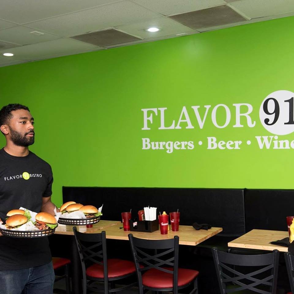 614Magazine's tweet photo. FT/PT Opp: Looking for semi-experienced (1-2 years experience) Servers that are attentive, friendly and detail oriented! Here at Flavor 91 we are customer service oriented and expect our staff to be as well! Apply today!! #614Works https://t.co/9mq3OYtVJn https://t.co/lXYsVfIAWo