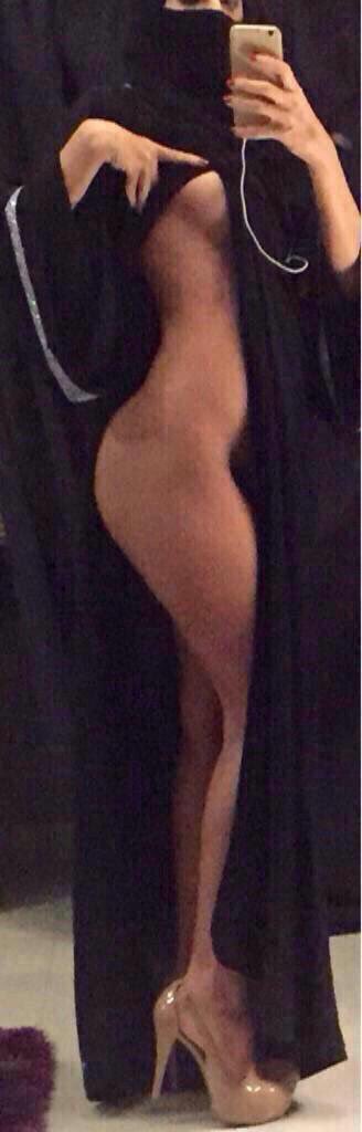 زوجتي بتروح حق الفحل جذي فديتها والله 💋😘