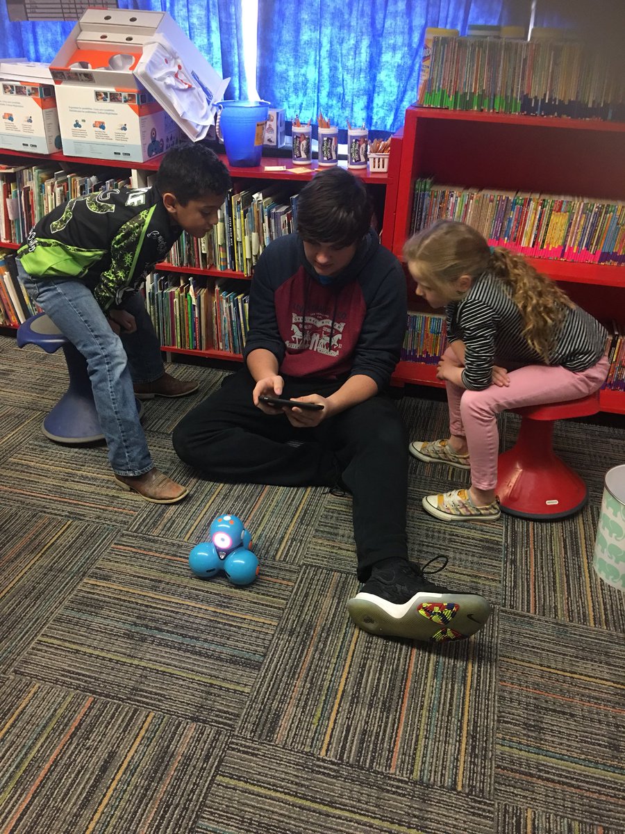 KGroettumVesel's tweet image. Taking our #codingclassroom to the Elementary School today to pass on our skills to the second graders!