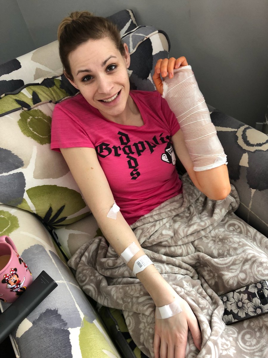 GrapplingDads's tweet photo. Supporting the podcast even on bjj surgery day!!! #needmoretaptape #bjj #bjjgirls #backtothemats https://t.co/jhS8bBXBQB