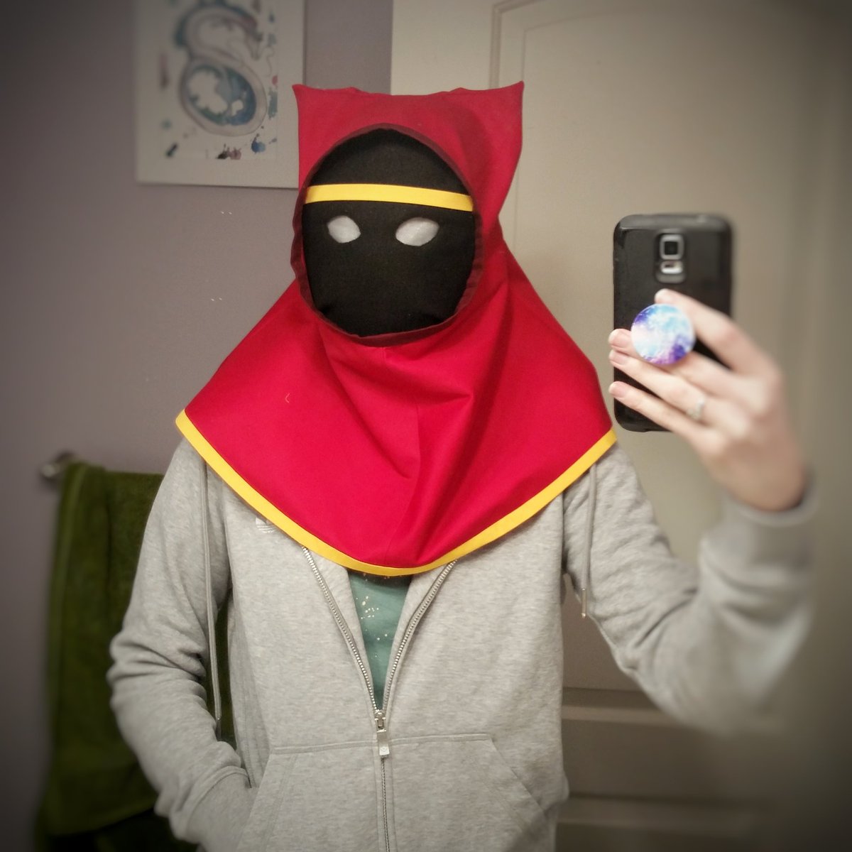 StarburstCos's tweet photo. Hood and mask done! Now to put the symbols on the scarf and done! ๐๐๐ Live long and cosplay! ๐๐๐๐ #cosplay #cosplaylife #cosplayer #cosplayprogress #winning #cosfamous #amifamousyet #girlswhocosplay #playingdressup #nerdygirls #nerdstuff #thetraveler #journey https://t.co/guu9IvvDKQ