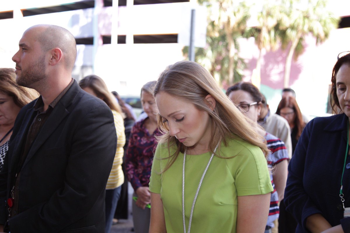 LAUSDSup's tweet photo. Observing a moment of silence in memory of the victims and all those affected by the horrible tragedy @browardschools. Schools are a place where children are supposed to feel safe, be inspired and taught, not a place where they should ever experience violence. https://t.co/occdv4uBDe