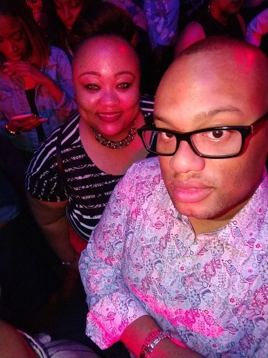 jerglove's tweet photo. #aboutlastnight @Meka_Reshaun x I at @SammieAlways @EricBellinger concert
#mekareshaun #ericbellinger #sammie https://t.co/Qjdi7IB2o3