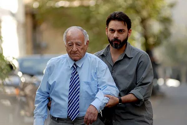 Maireda23's tweet photo. - لماذا تصر على البقاء معه , انه حتى لا يدري انك ابنه !
-- لكننى اعلم انه والدى !!
A Separation (2011)
" افضل اقتباس رأيتة " https://t.co/0Y8BMCfNkL