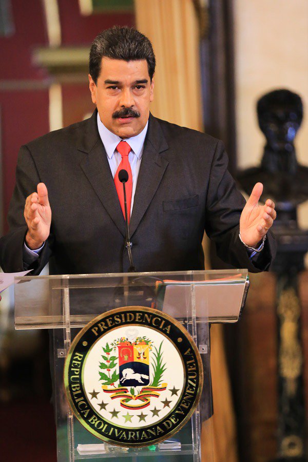 Nicolás Maduro (@nicolasmaduro) on Twitter photo El embargo petrolero es una medida ilegal a la luz del derecho internacional, una medida inconveniente a la luz de los intereses de EE.UU., y es uno de los errores más grandes en polĂtica internacional que cometerĂa <a href="/realDonaldTrump/">Donald J. Trump</a> #VenezuelaDemocraciaPlena El embargo petrolero es una medida ilegal a la luz del derecho internacional, una medida inconveniente a la luz de los intereses de EE.UU., y es uno de los errores más grandes en polĂtica internacional que cometerĂa <a href="/realDonaldTrump/">Donald J. Trump</a> #VenezuelaDemocraciaPlena