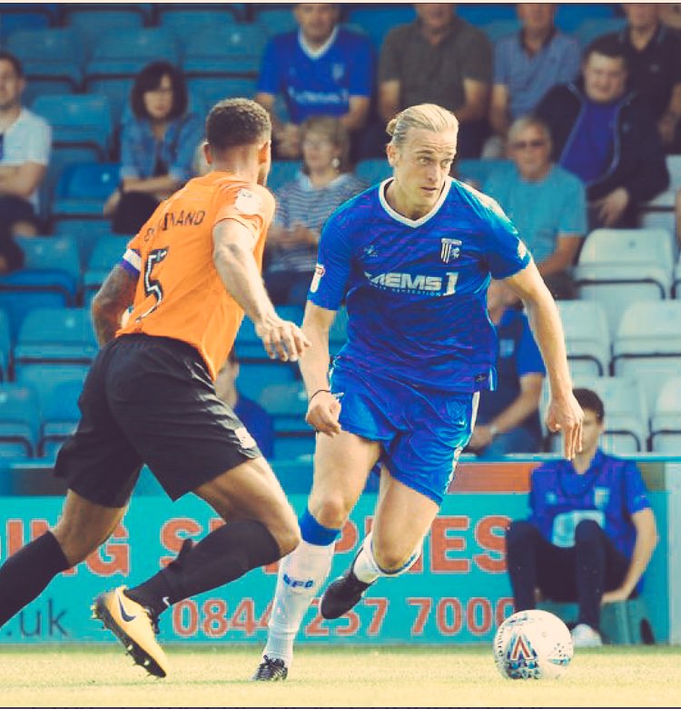 We haven’t done a giveaway for a while have we? Who wants a signed shirt signed by the #Gills number 9? 
In order to be within a chance of winning RT this and be following us