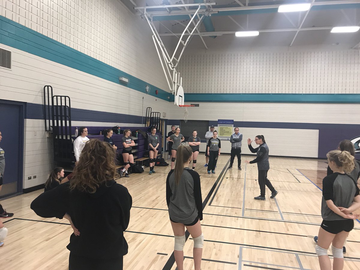 TAWVC's tweet photo. Big thanks to Lisa Rogerson, Sport Psychologist from the U of A, who is continuously working with our U15 &amp; U16 teams this season! We are already seeing the impact on our athletes. #TAWVC #TAWVCpartners #mentaltraining #weRtuff https://t.co/1jmXzN0rRd