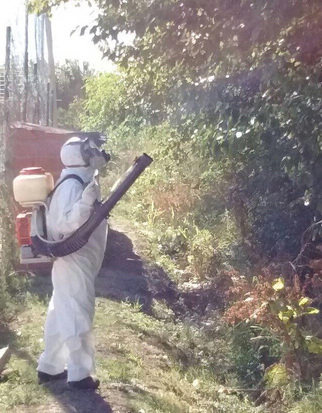 vivi_torcuato's tweet photo. AYUDA A INSTITUCIONES | Realizamos tareas de fumigación para el control de plagas en el #ClubSanCayetano en el barrio Bancalari. https://t.co/y0g8FEt4bk
