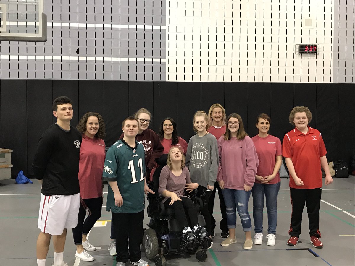 Soudy_Unified's tweet image. Our Bocce teams challenged the @SASD_SAHS faculty to a Bocce meet this afternoon! Even Dr. Varano came out to play! @AthleticsSahs @soudysection @SOLsports @SpecialOlympiPA #SoudyPlaysUnified #WeChooseToInclude