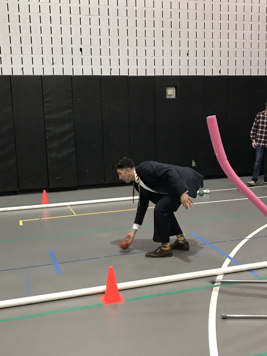 Soudy_Unified's tweet image. Our Bocce teams challenged the @SASD_SAHS faculty to a Bocce meet this afternoon! Even Dr. Varano came out to play! @AthleticsSahs @soudysection @SOLsports @SpecialOlympiPA #SoudyPlaysUnified #WeChooseToInclude