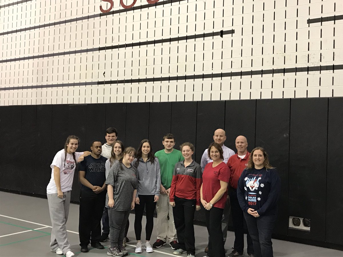 Soudy_Unified's tweet image. Our Bocce teams challenged the @SASD_SAHS faculty to a Bocce meet this afternoon! Even Dr. Varano came out to play! @AthleticsSahs @soudysection @SOLsports @SpecialOlympiPA #SoudyPlaysUnified #WeChooseToInclude