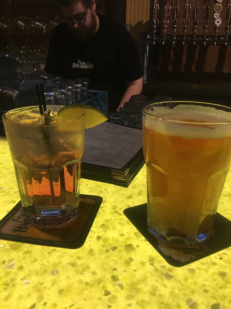 j_krem's tweet photo. @coleswindell #ReasonToDrinkTour https://t.co/ESmA08i9Yj