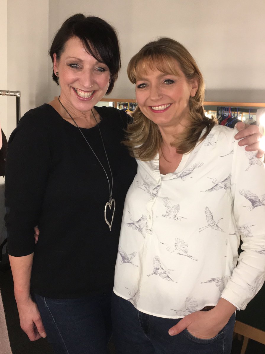 Songbirdshow's tweet photo. Thanks to gorgeous Natalie for coming to support me xxxx https://t.co/hWtfDNW0C6