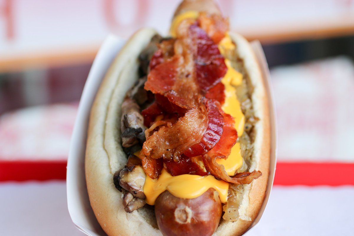 PinksLasVegas's tweet photo. Is there such a thing as too much bacon or cheese? I didn't think so.
#hotdog #hotdogs #vegas #vegaseats #vegasdining https://t.co/W0qLQLu5PL