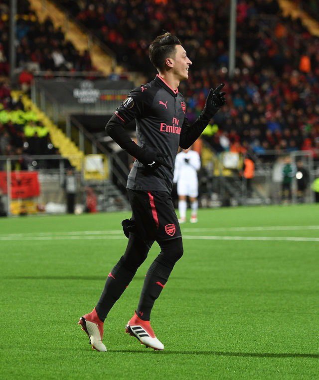 AFCCamera's tweet image. -@MesutOzil1088: