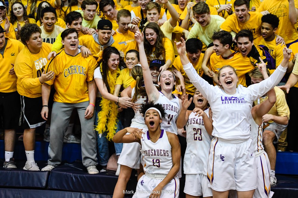 Mark22Photos's tweet photo. Lancaster Catholic celebrates. @juscallmekiki23 @lauenmills14 @loveAK1999 @LLhoops @LCHS1022 @LCatholic @CrusaderCrazy https://t.co/Rbad6i7kU0