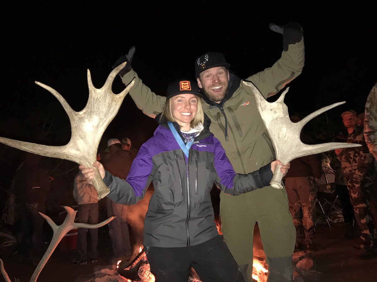 ColoradoTines's tweet photo. #TBT Shed Fest 2017!! @spiffy_swifty showing off her paddles with @mtnmanjordan #coloradotines https://t.co/1yRTZORw53