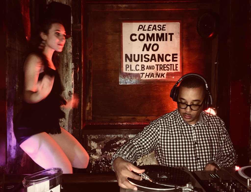 TheTrestleInn's tweet photo. ELECTRIC HOTPOT. Eclectic Vinyl and Go Go w/ lilโ dave & Ruby Tuesday til 12A. Drink Specials and 10% off menu with concert tix. Open til 1A. #porches #goodoldwar #draftbeer #cocktails #djlildave https://t.co/5fU2VaOv05