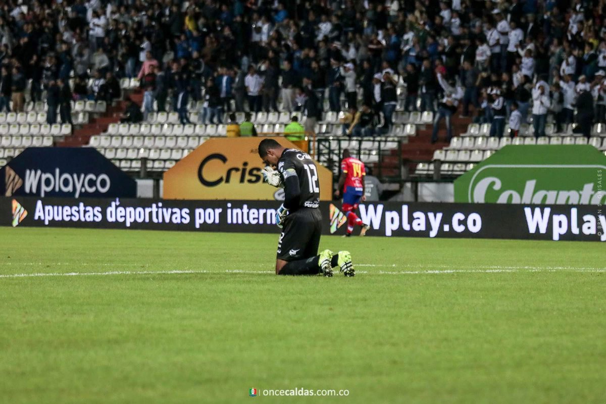 mcgiraldo10's tweet photo. Él más que nadie merece festejar este inicio arrollador del equipo, a soportado malas campañas y acá sigue. Un líder, un ídolo, un profesional en todo el sentido de la palabra y un gran ser humano. Gracias por todo y que vengan más triunfos @jose12cuadrado 👏🏼👏🏼 https://t.co/A6IYkyr8rf
