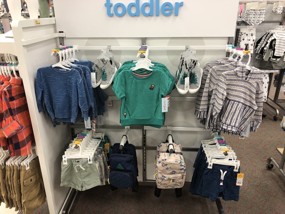 TayMacSnackWrap's tweet photo. NIT VMG makes me want Spring to come even faster!! I looooove the color stories!! #VMGforAV #D117StandsForStyle @estewdix @kenyad65 https://t.co/GvlBBJLW04