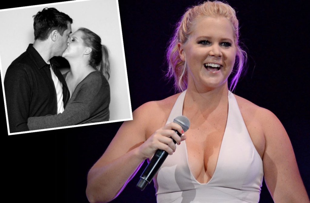 t_w_c's tweet photo. Amy Schumer Weds New Boyfriend Chris Fischer In Secret Ceremony
- @radar_online / Radar Online 
https://t.co/ax7ch8T4jM 
https://t.co/wpu0CzSXdG https://t.co/iPEAYuVbky