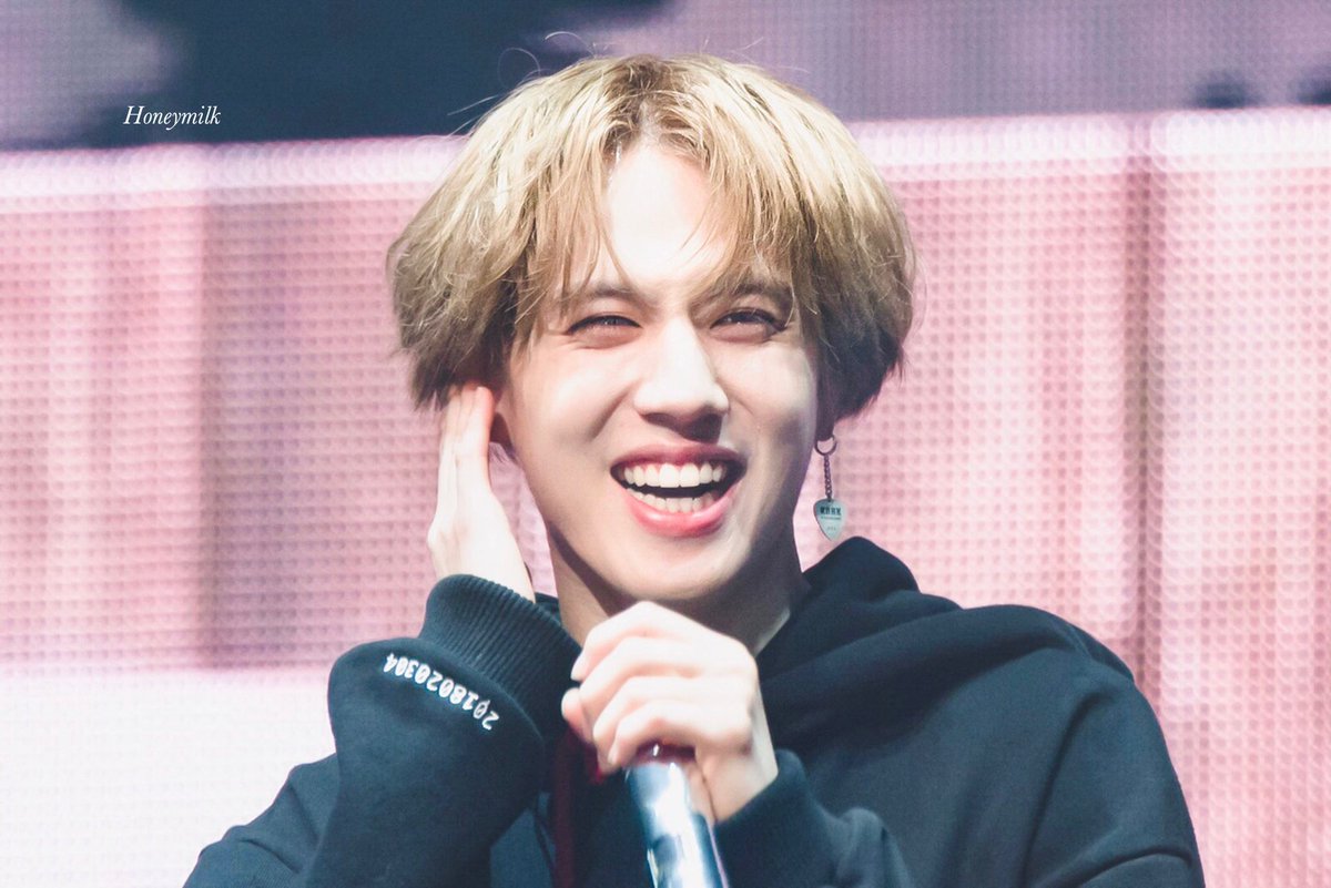 honeymilk1117's tweet photo. 새해 복 많이 받으세요💚
#유겸 #Yugyeom #GOT7 
https://t.co/Tn2yn1YkHI https://t.co/fPrikX5Ic6