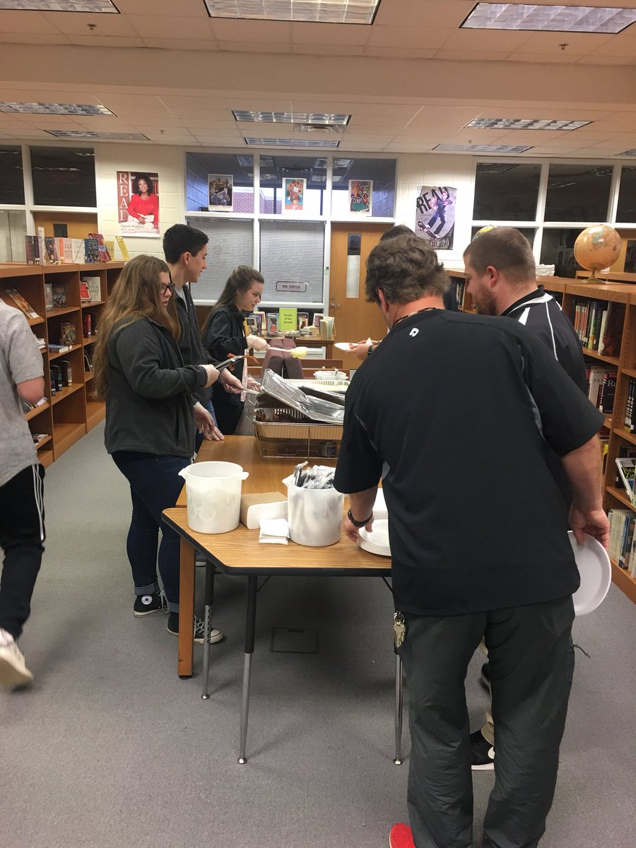 UnionGroveAD's tweet photo. Special thanks to @Ughsfca for providing breakfast for the coaches this morning. We appreciate all you do for coaches and athletes at UG! @ForHisGlory22 @FCAsouthATL https://t.co/WRnj8Qnfdq