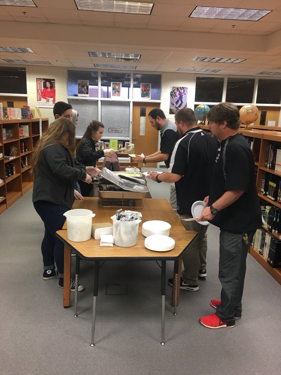 UnionGroveAD's tweet photo. Special thanks to @Ughsfca for providing breakfast for the coaches this morning. We appreciate all you do for coaches and athletes at UG! @ForHisGlory22 @FCAsouthATL https://t.co/WRnj8Qnfdq