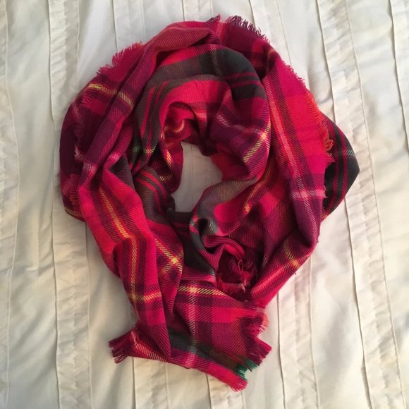 TheSmartShoppe's tweet photo. So good I had to share! Check out all the items I'm loving on @Poshmarkapp from  @DJSparkles418  : https://t.co/XqWBqIuV5g https://t.co/9EHtnNbOuI