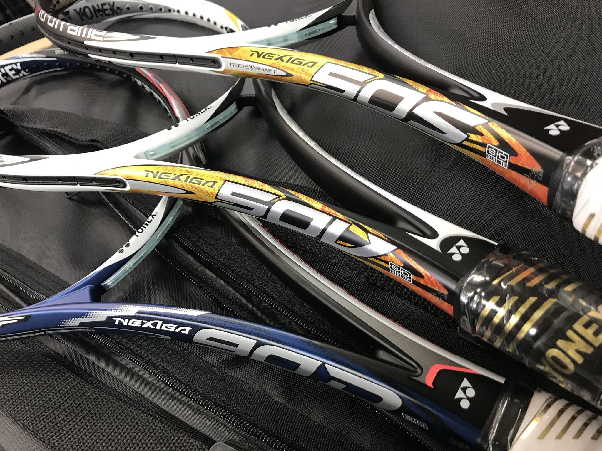 Uzivatel タツカワスポーツ張人 公式 Na Twitteru ヨネックス ネクシーガ50シリーズの新色が入荷しました ネクシーガ90dも同時入荷です 超かっこいい いい色してます ヨネックス ネクシーガ 最新作 新発売 T Co Ohldliqrft Twitter