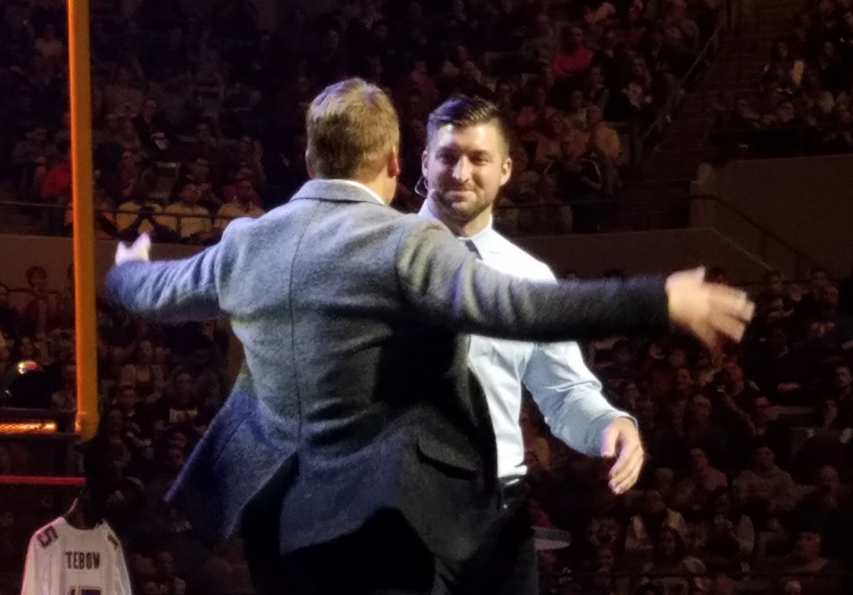 reggiehayes1's tweet photo. Tim Tebow delivered what the people in the packed @acwmc wanted: Christian inspiration. He knows how to capture an attentive crowd. #fcatebow https://t.co/YViXDioLUI