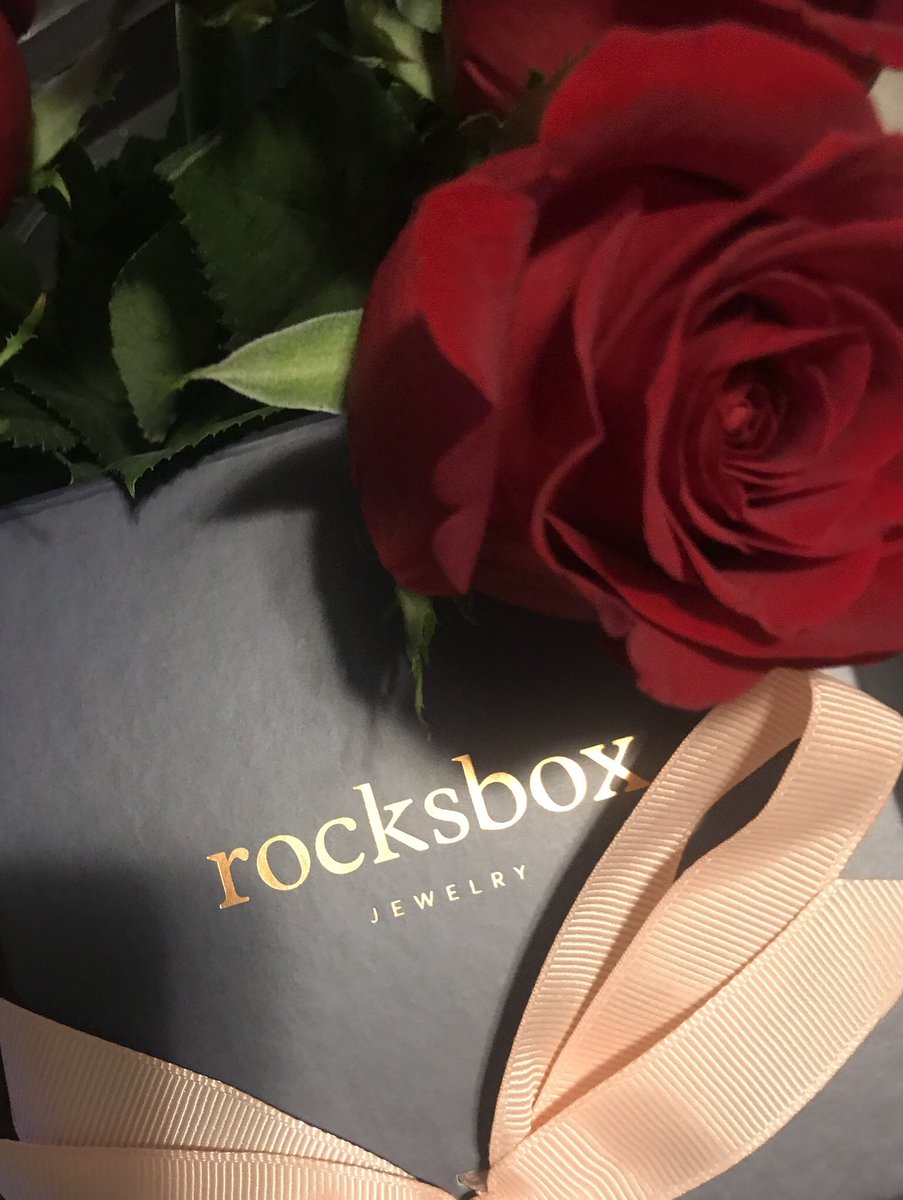 EventProChicago's tweet image. Post #ValentinesDay treat 😍. Checking out #Rocksbox @myrocksbox