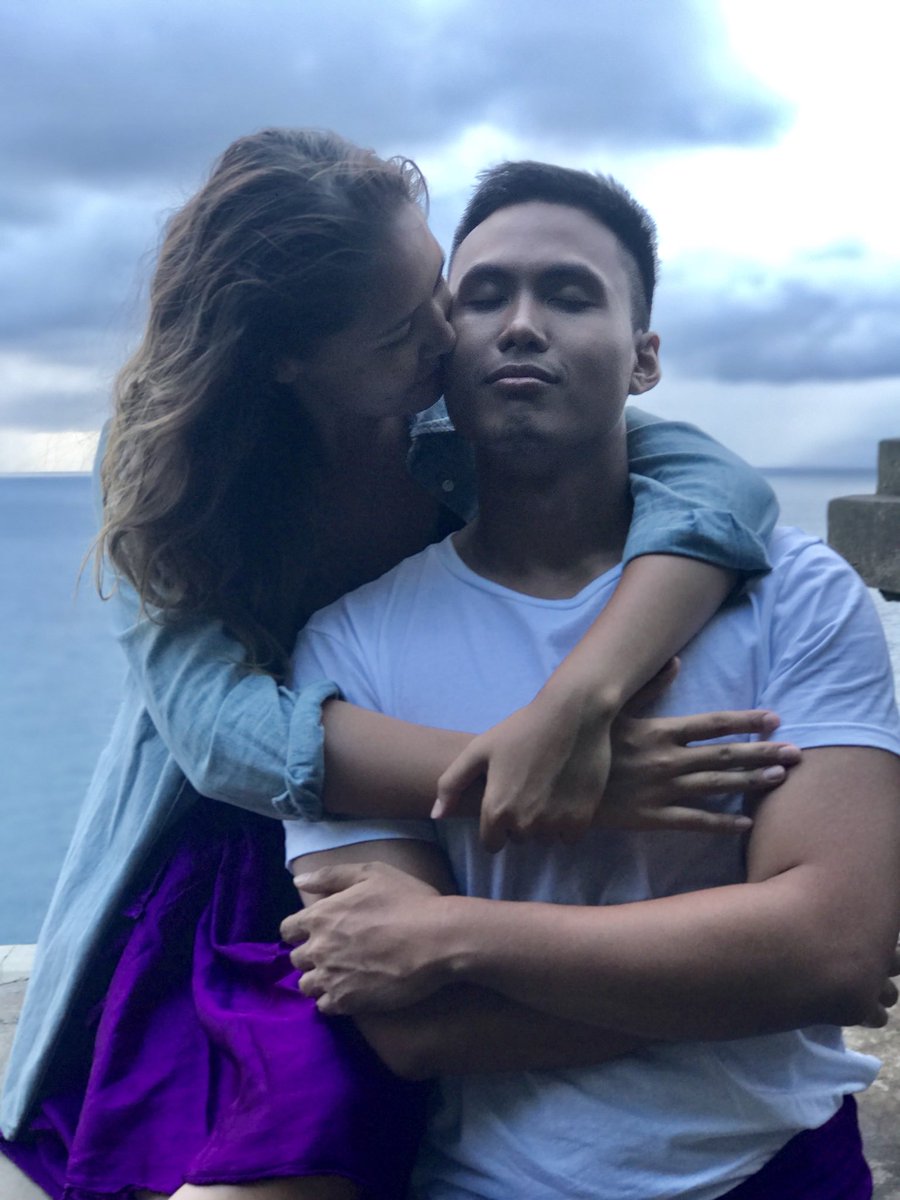 carliTUSS13's tweet photo. Our Love is sublime
Our Love knows no time
Our Love is a coincidence
But knows no distance

See you at Singapore on July 😘 https://t.co/uLR7EHeCQ8