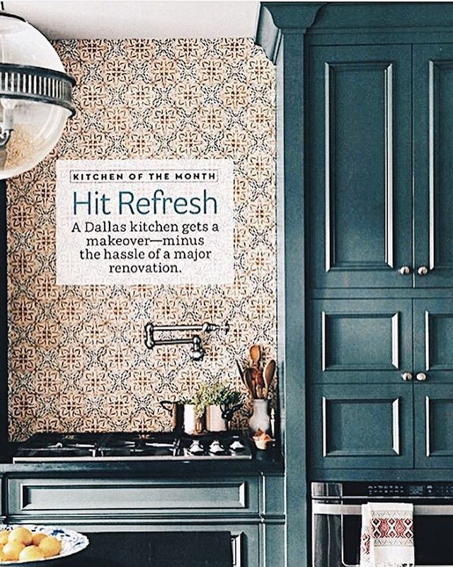 aspoonfultweets's tweet photo. #ThePowerofPrint is alive and well in @caitlin_moran_interiors’s #KitchenoftheMonth in the March @housebeautiful (📸: @nathanschroderphoto) https://t.co/8ZGy8ofPja https://t.co/SKwettU05r