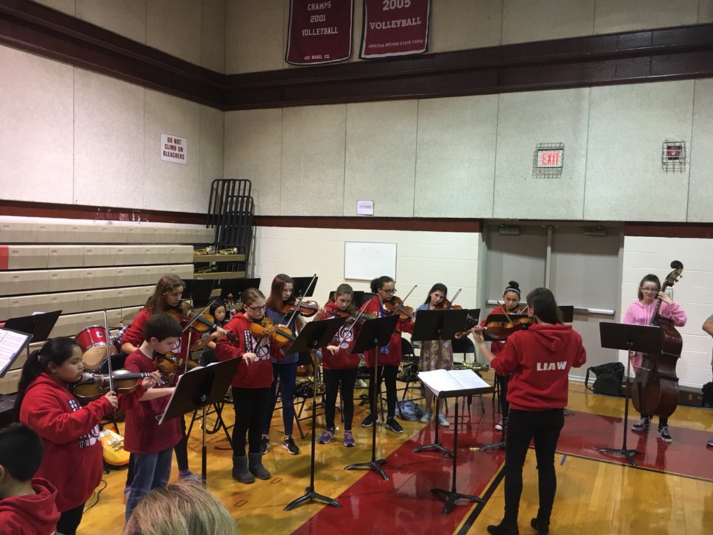 Blaze3364's tweet photo. Great music - thanks RMS musicians and their marvelous leaders. They joined right in and were AMAZING tonite!.. and PIZZA INN partnering for wonderful pizzas! That is the boxes for first 35 minutes! @RMS_ORS @ORSchools @ChildressTonya https://t.co/sxV0XBmVKf