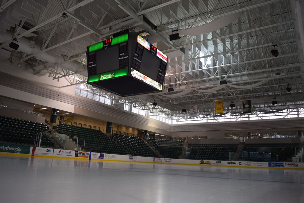 OswegoMHockey's tweet photo. Rest up big fella...busy weekend ahead.
#greenmachine #wheelhouse #ozwhiteout https://t.co/kKZFBcVPfB