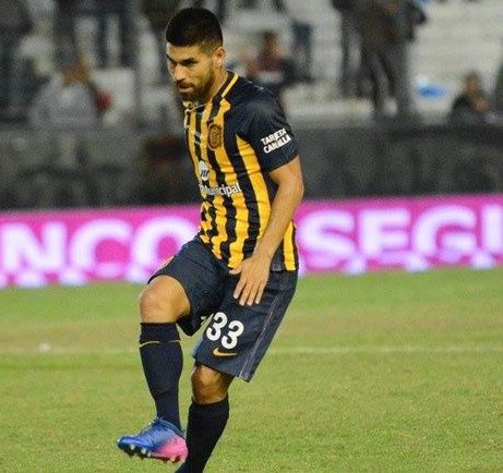 VSportsTM's tweet photo. Cristian Villagra, ex Central y River, no volverá a entrenarse hasta marzo ¿La razón? Su hermano tiene leucemia, precisa un transplante de médula y él es el único familiar compatible. 
“Ser donante me llena de orgullo y me hace sentir muy bien”. Toda nuestra fuerza, Kity! https://t.co/UZU1ISVyAR
