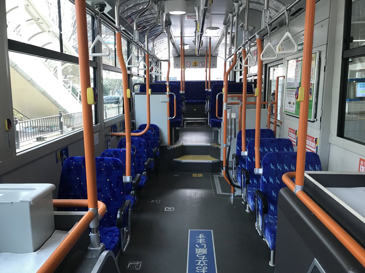 Td115 阪急バス3113号車の車内です 新しい車両なので優先座席がピクドグラム入り 前に座席がないなどの特徴があります 許可を得て撮影しました