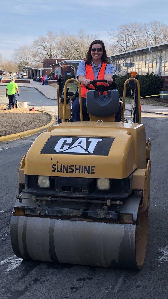 parkss12's tweet photo. Principal Wray Paving WRMS Today! Looks Awesome! #operationpothole2018 @wrmstrong @StephaniePWray @RCS_NC https://t.co/Kf1wVSnwoY