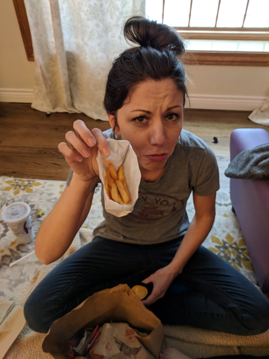 realJustinBruce's tweet photo. @tacobell and only 5 fries???? Wtf. #boycott taco Bell! https://t.co/BUEkagrW1j