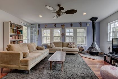 RaveisHamptons's tweet image. Come visit!  Open House on Friday, Februrary 16, 11:30 am to 1:00 pm, 1 Hempstead Street, #SagHarbor, NY.  Right in the village! For more info contact Linda Batiancela, Lic Assoc RE Broker, 631.537.3200. SEE: bit.ly/2Gbjg74 #realestate #properties #househunting #hamptons