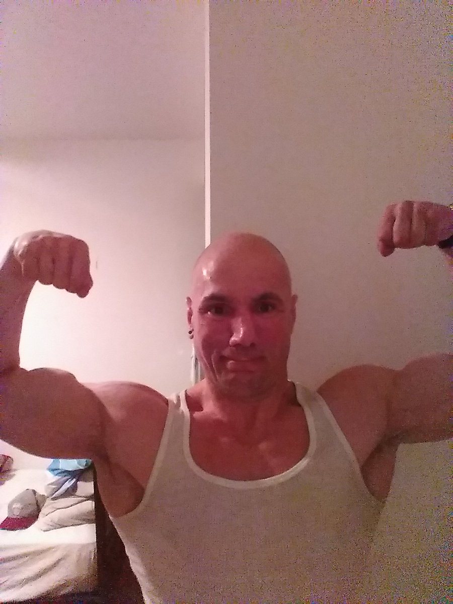 @CTFletcherISYMF 
Pop's We Addict's are NOT ONLY pumping iron, We are PRAYING for the Compton Super Man, and This FLEX Friday I am Flexing in mark of Your full recovery!!
#loveourown #prayerworks #soulmouscle #ageisanumber
#eathealthy #oldschooltraining